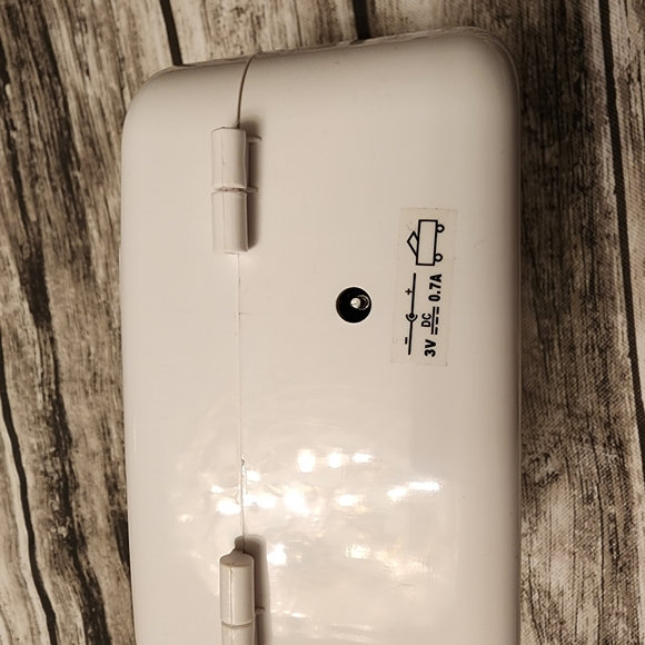 SIMPLICITY SideWinder Portable Bobbin Winder - Picture 5 of 5